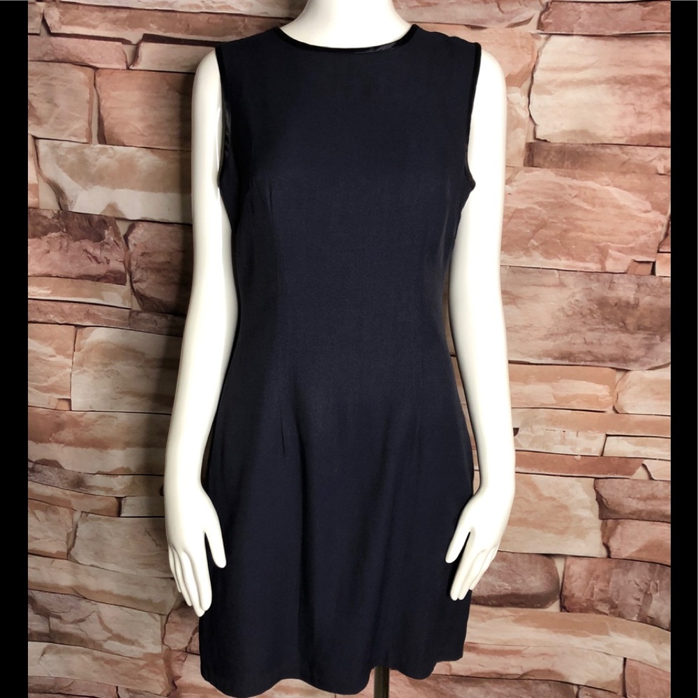CDC woman Dress size 8